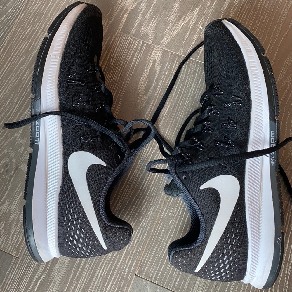 ALL OFFERS ACCEPTEDNike running shoes zoom Pegasus